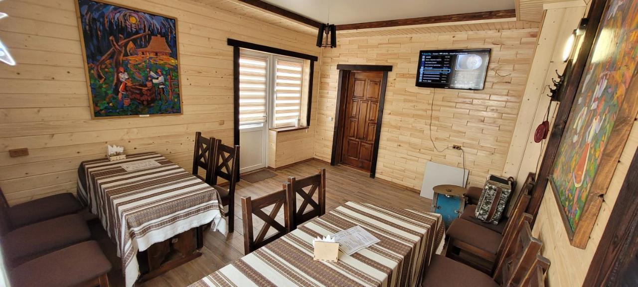 Коло Гір Hotel Kolochava Ngoại thất bức ảnh
