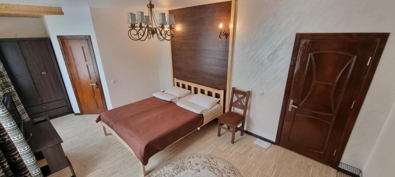 Коло Гір Hotel Kolochava Ngoại thất bức ảnh