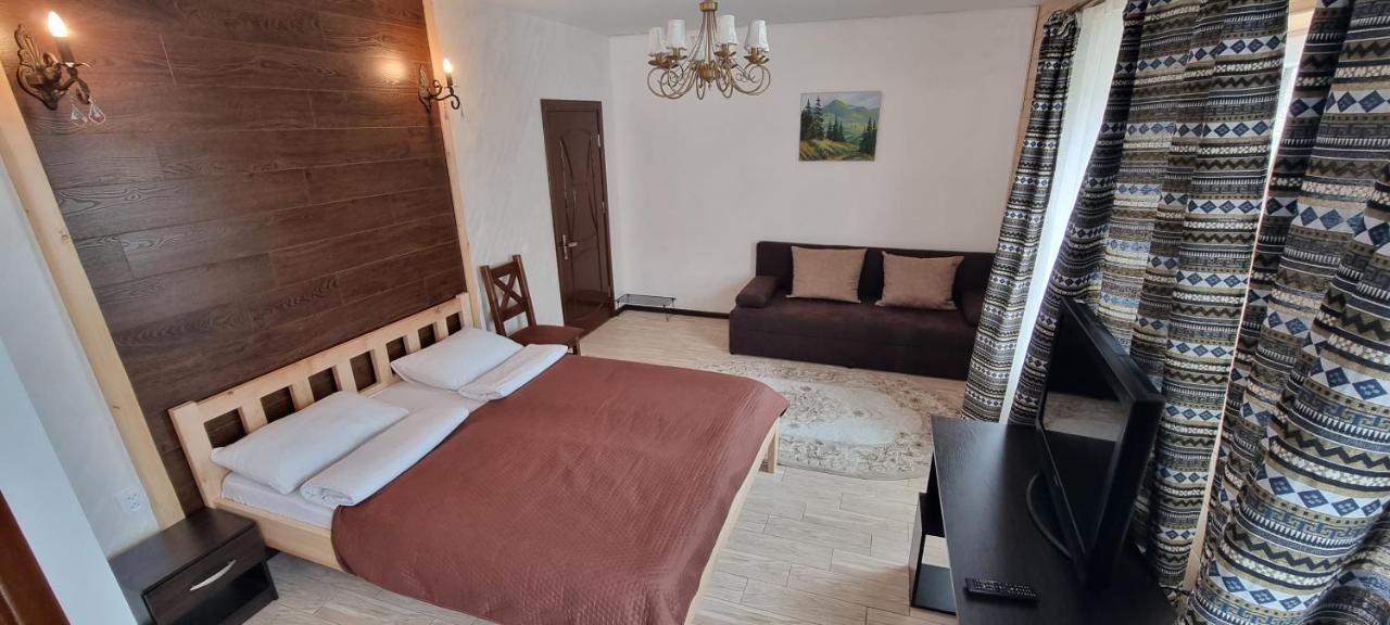 Коло Гір Hotel Kolochava Ngoại thất bức ảnh